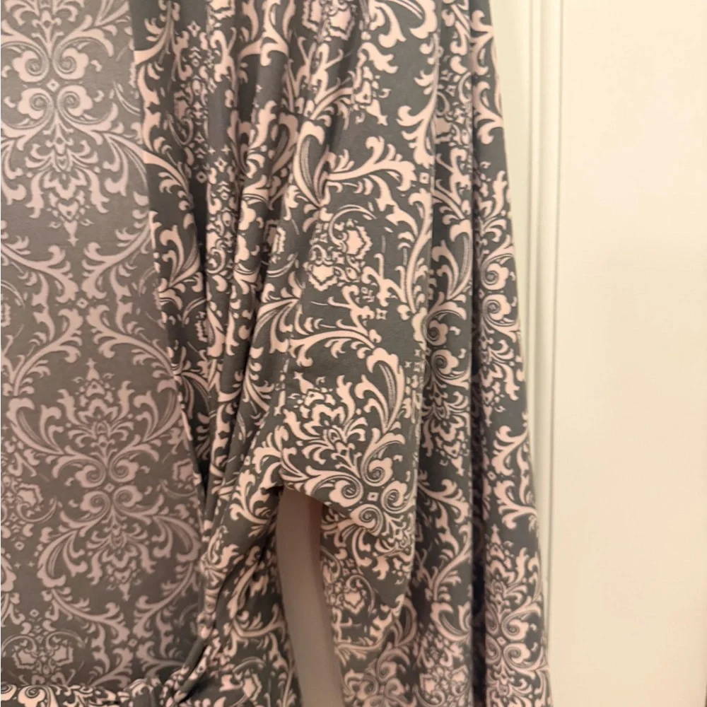 Rene Rofe Gray and Pink Patterned Women's Robe - Picture 6 of 7